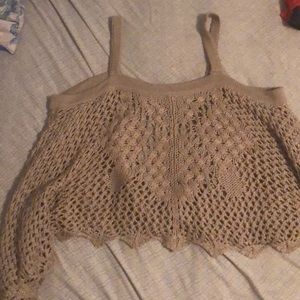 Cold shoulder knit crop